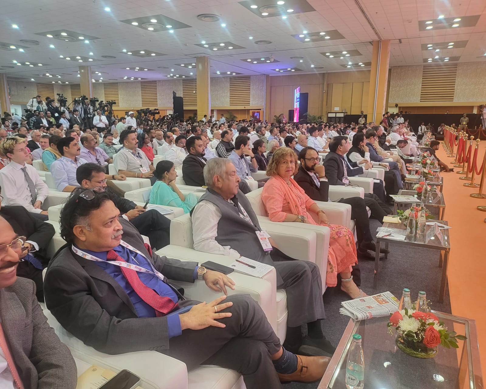 Embajadora en India presente en inauguración de evento comercial en Noida