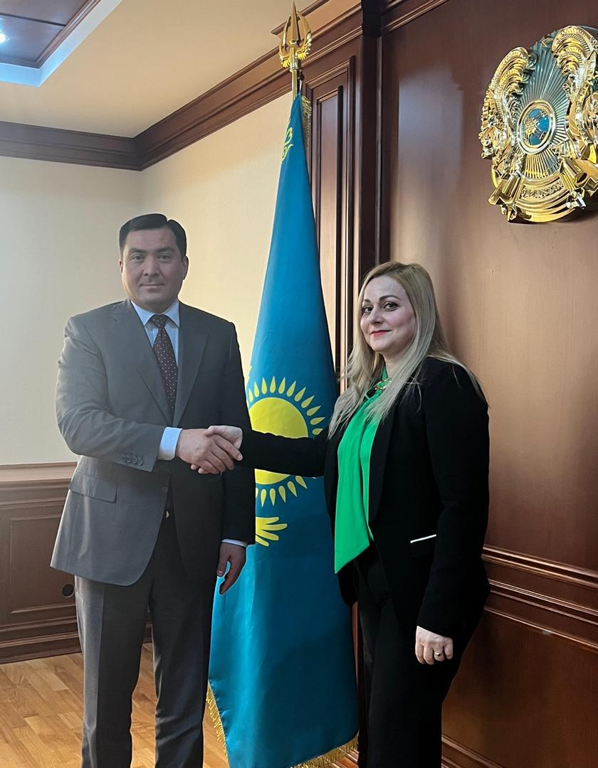 Venezuela y Kazajistán exploran potencial de cooperación en el sector energético