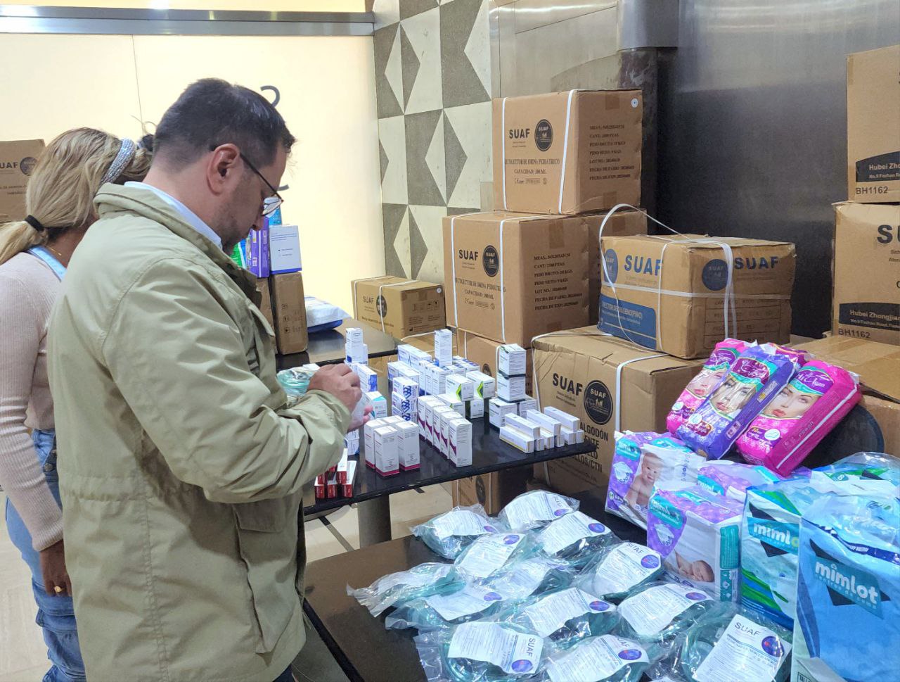 Canciller Yván Gil: 10 toneladas de insumos se han acopiado para Medio Oriente