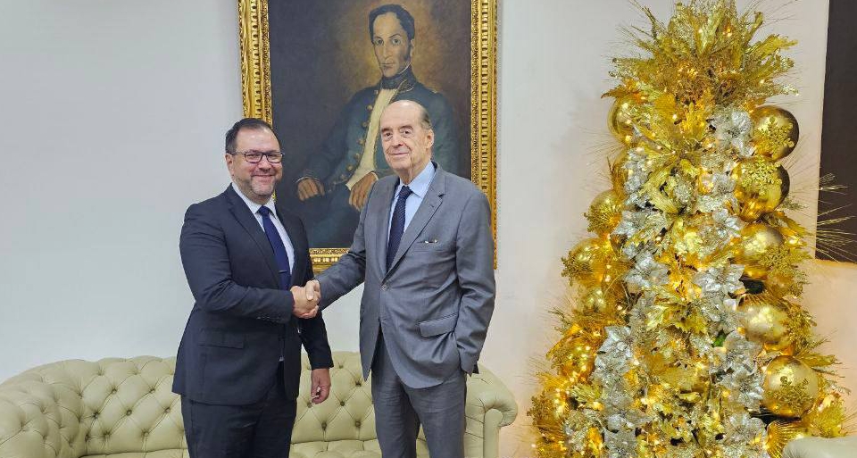 Ministro Yván Gil recibe a excanciller colombiano y revisan geopolítica regional