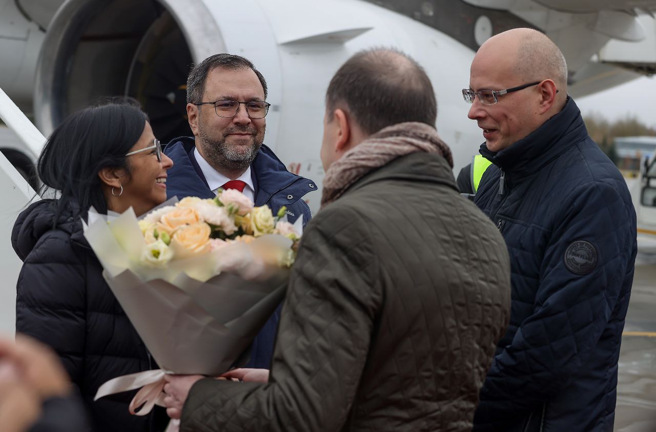 Vicepresidenta Rodríguez y canciller Yván Gil arriban a Kazán para Cumbre BRICS