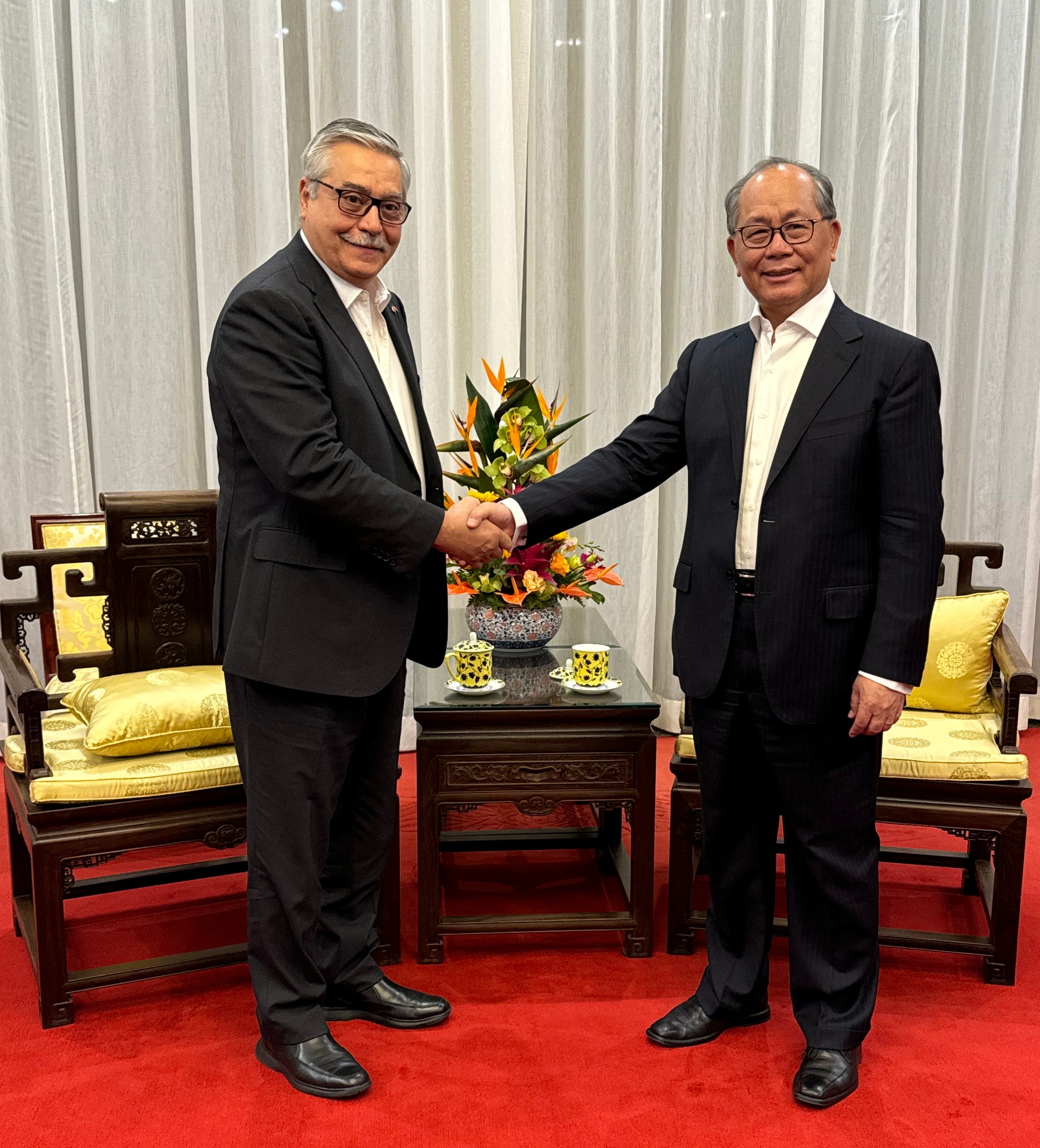 Cancillería china despide al embajador venezolano Giuseppe Yoffreda