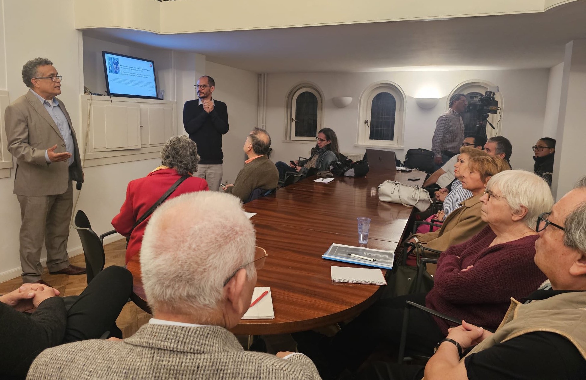 Realizan conferencia en Bruselas sobre ciberguerra y agresiones contra Venezuela