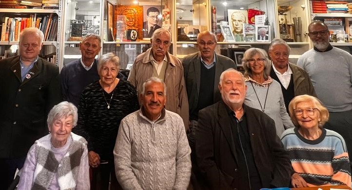 Embajador en Hungría se reúne con Asociación de Resistentes y Antifascistas