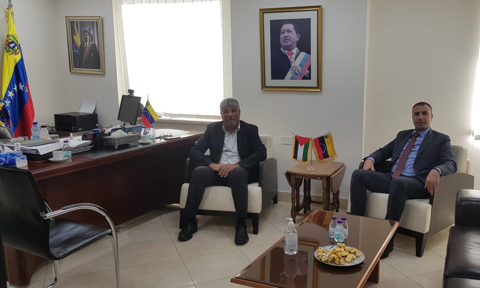 Embajador se reúne con miembro del Comité de Amistad del Parlamento Palestino