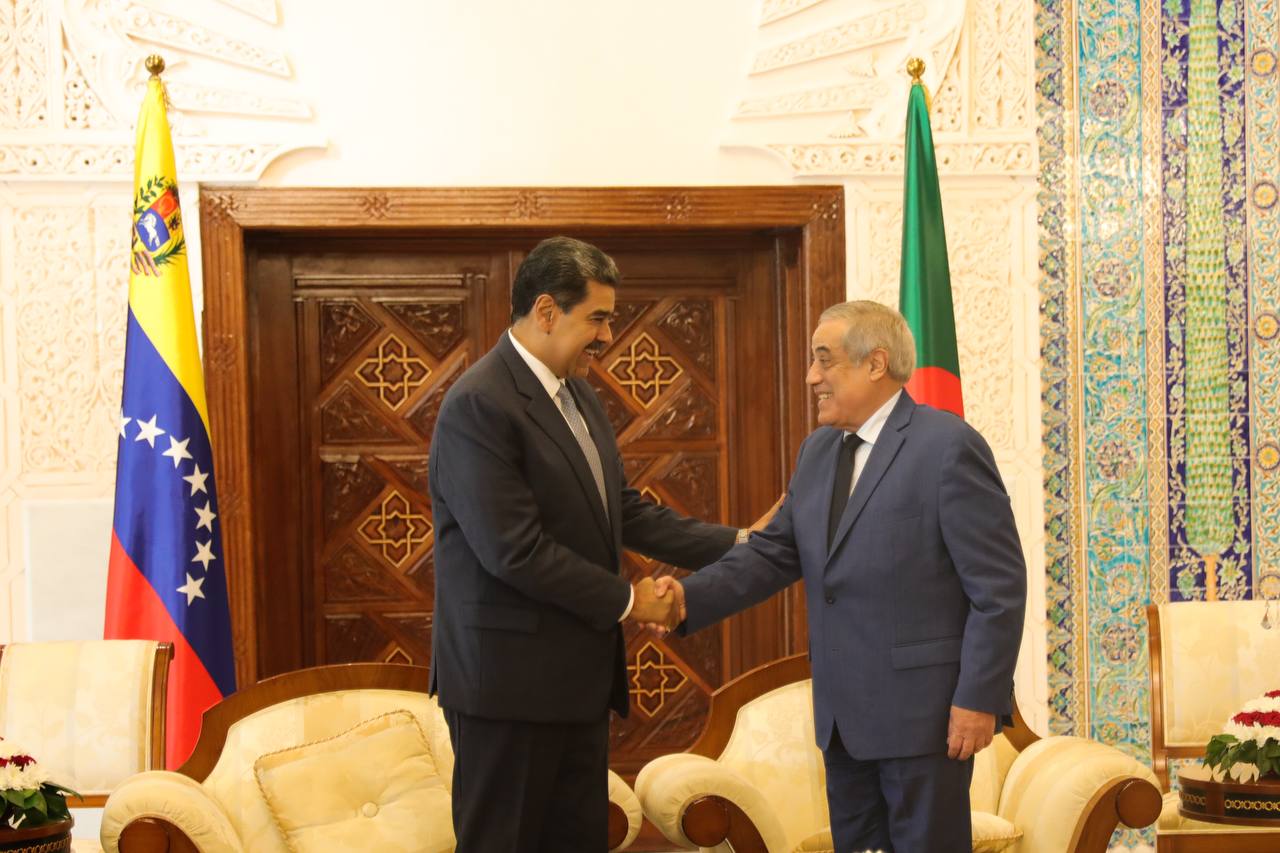 Presidente Nicolás Maduro arribó a  Argelia