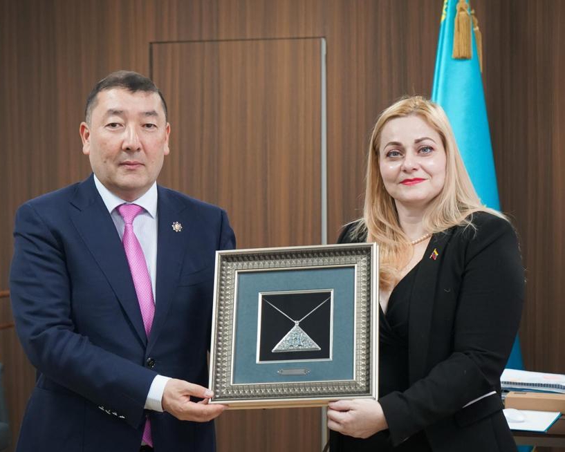 Venezuela y Kazajistán: Nuevos horizontes de cooperación en educación