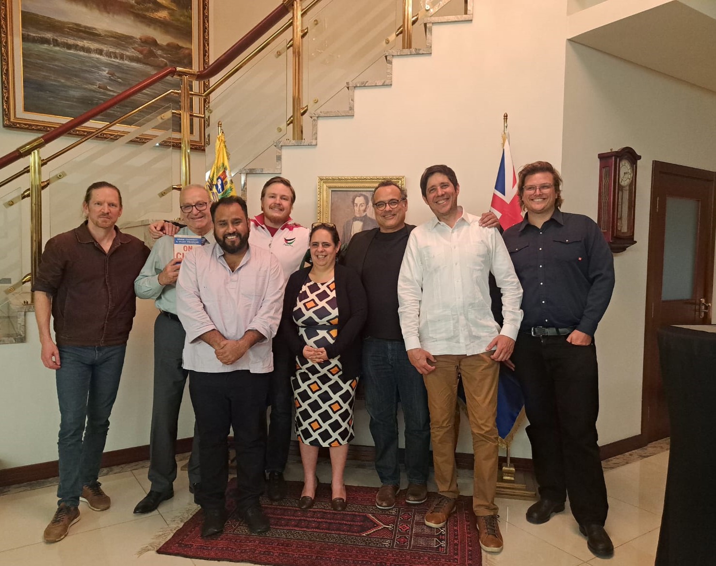 Embajada de Venezuela en Australia recibe a intelectual Vijay Prashad