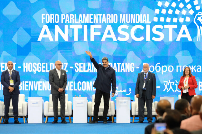 Presidente Maduro clausura Foro Parlamentario Mundial Antifascista