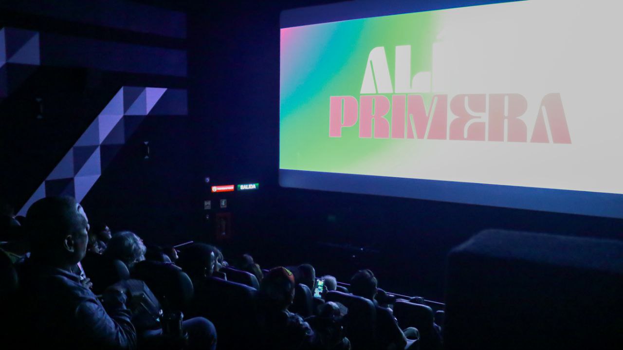 ¡Función especial! Cuerpo Diplomático disfruta de película "Alí Primera"