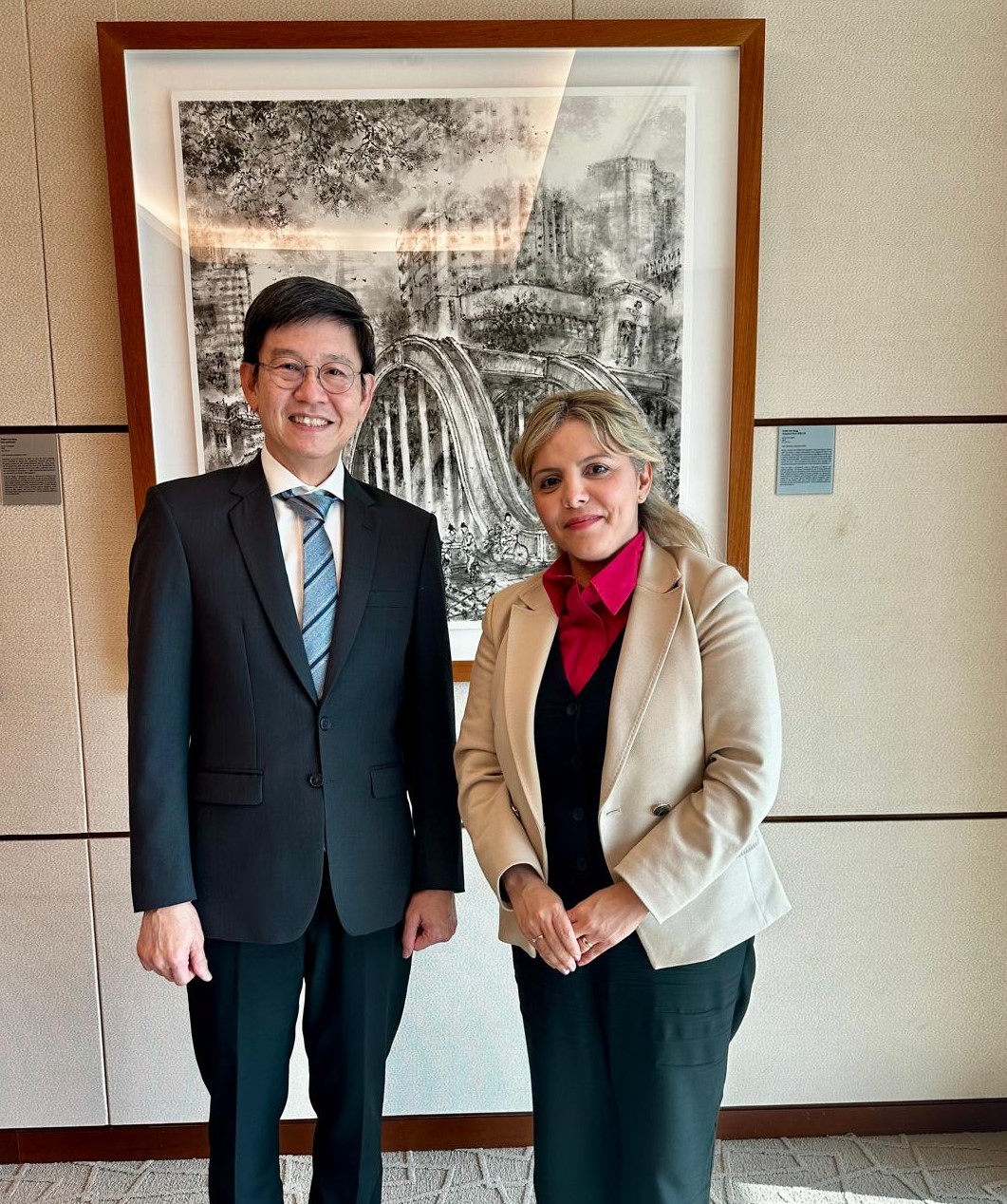 Embajadora en Singapur se reúne con Autoridad de Reurbanización Urbana