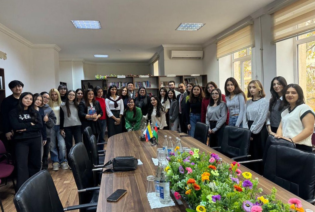 Viceministra Tatiana Pugh desarrolló importante agenda de encuentros en Bakú