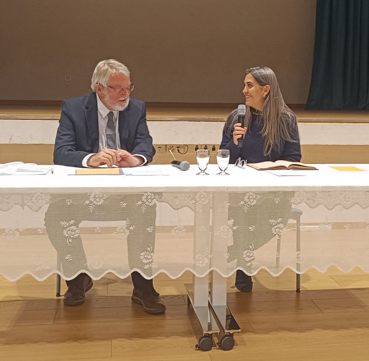 Extracto de "Bendita Libertad" de Francisco de Miranda se lee en Suiza