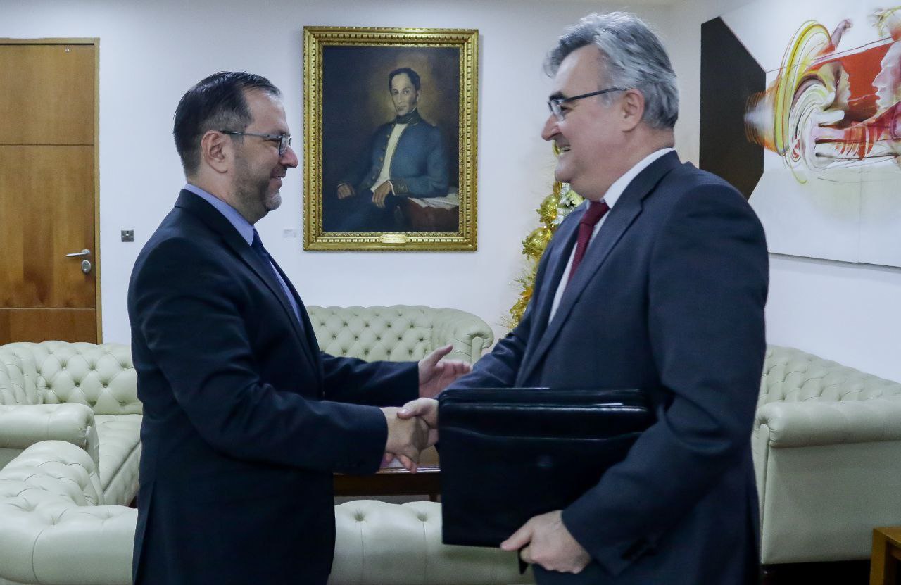 Venezuela y Rusia revisan agenda de cooperación bilateral