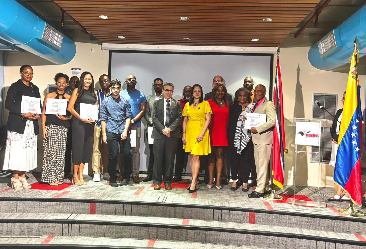 Trinitobaguenses culminan estudios de español y cultura venezolana en el IVCC