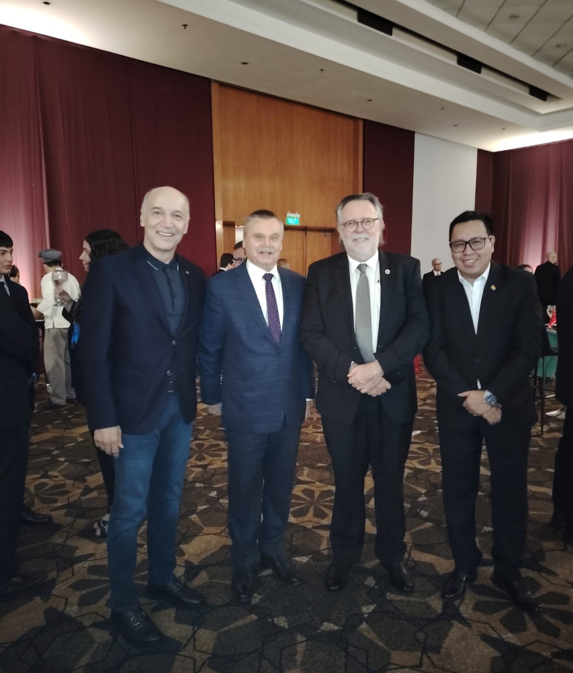 Venezuela acompañó en Asunción conmemoración del Día Nacional de Qatar