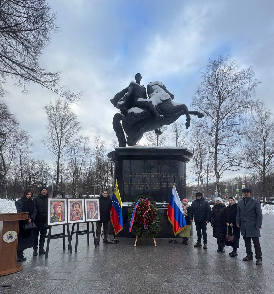Embajada en Moscú rinde homenaje a Simón Bolívar en aniversario de su siembra