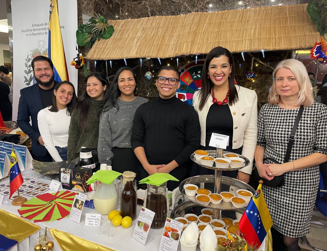 Venezuela participa en el Bazar benéfico de Navidad de Minsk