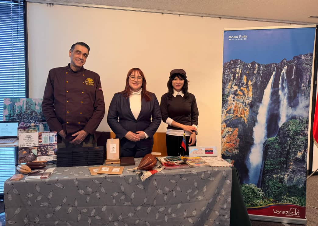 Realizan lanzamiento oficial en Japón del Recetario de Cacao “Tesoro de América”