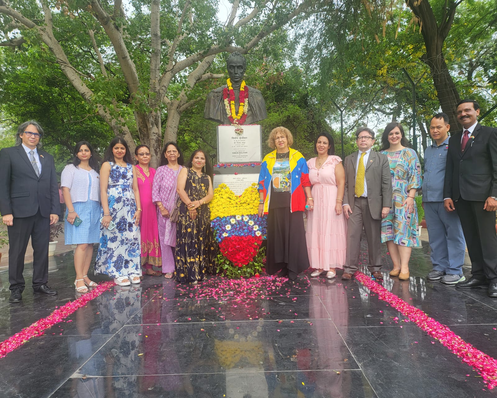 Embajada en India conmemora el 194° aniversario del fallecimiento de Bolívar