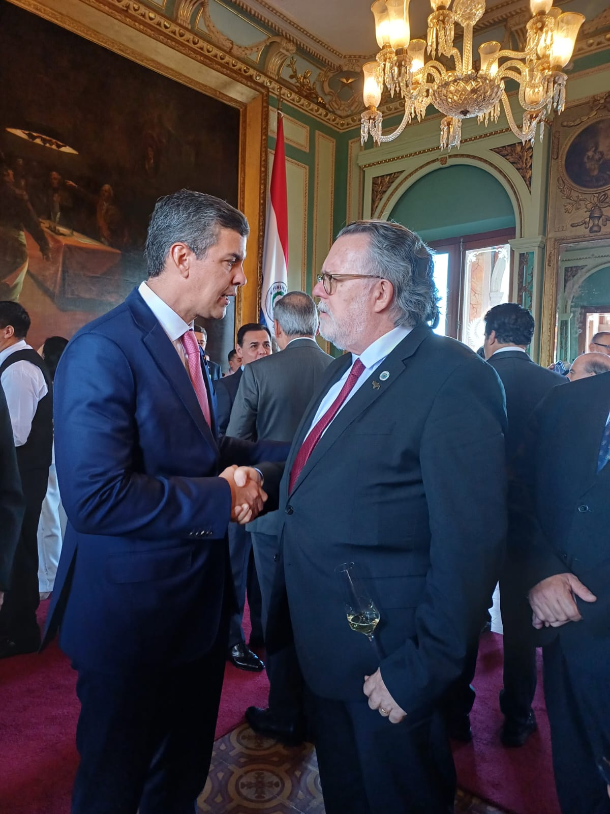 Embajada de Venezuela presente en saludo presidencial navideño en Paraguay