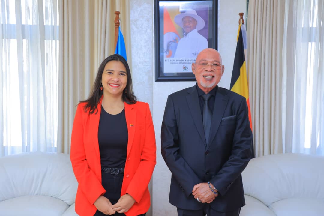 Embajadora venezolana se reúne con Ministro de Asuntos Exteriores de Uganda