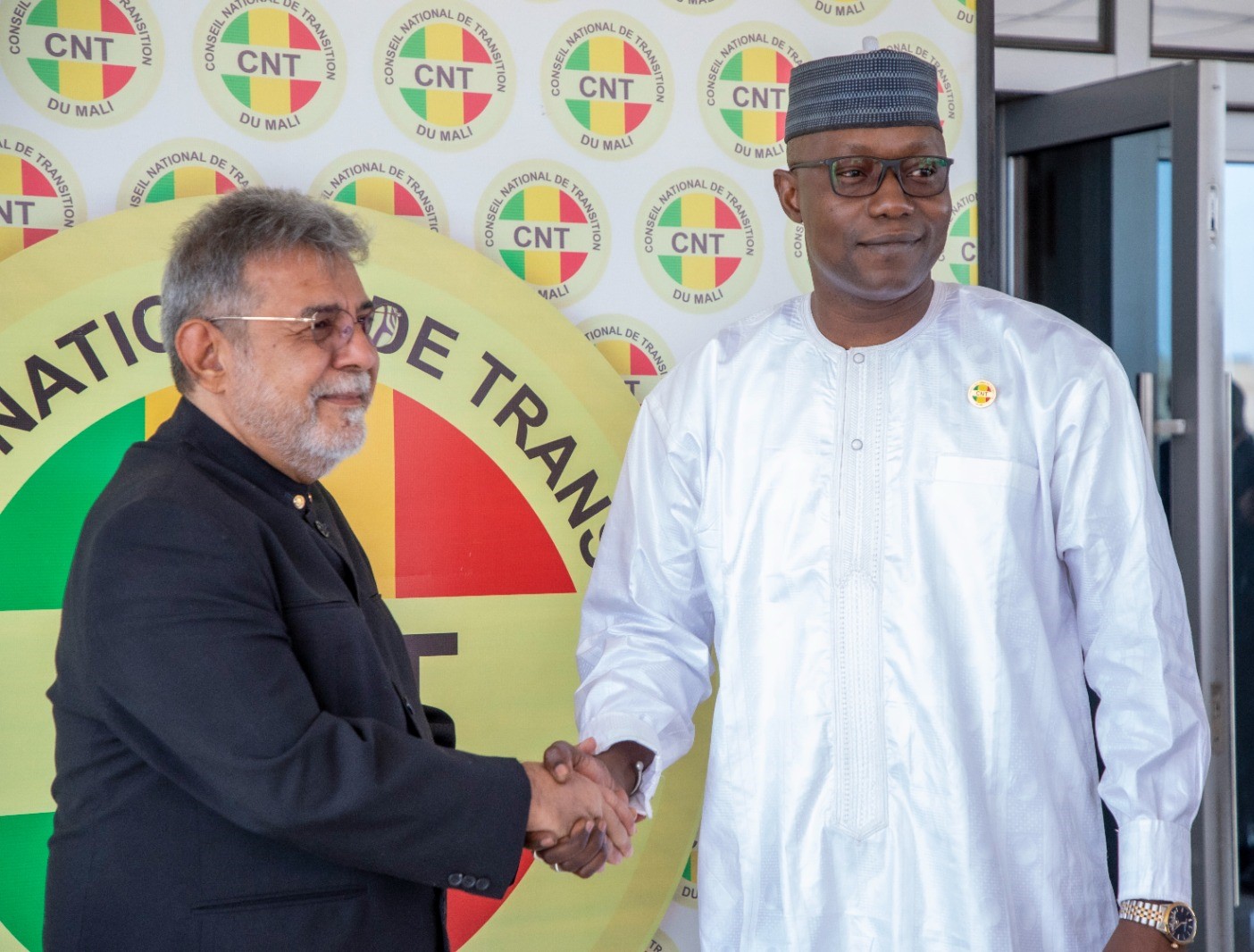 Embajador Colmenares se reúne con Presidente del Consejo de Transición de Mali