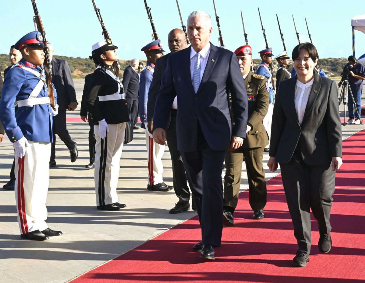 Presidentes y delegaciones llegan al país para juramentación de Nicolás Maduro