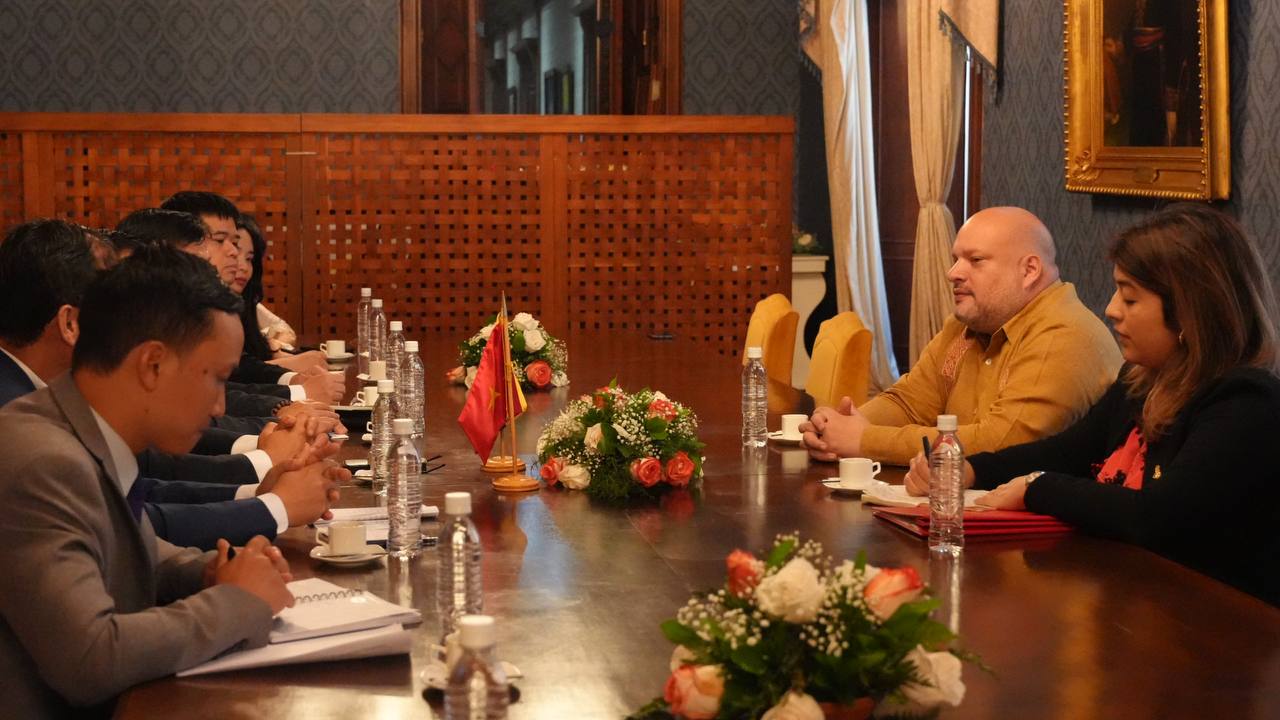 Instituto Simón Bolívar fortalece lazos de cooperación con Vietnam