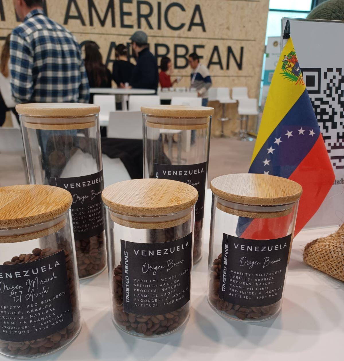Venezuela promueve la excelencia de cacao y café en feria en Rimini Italia