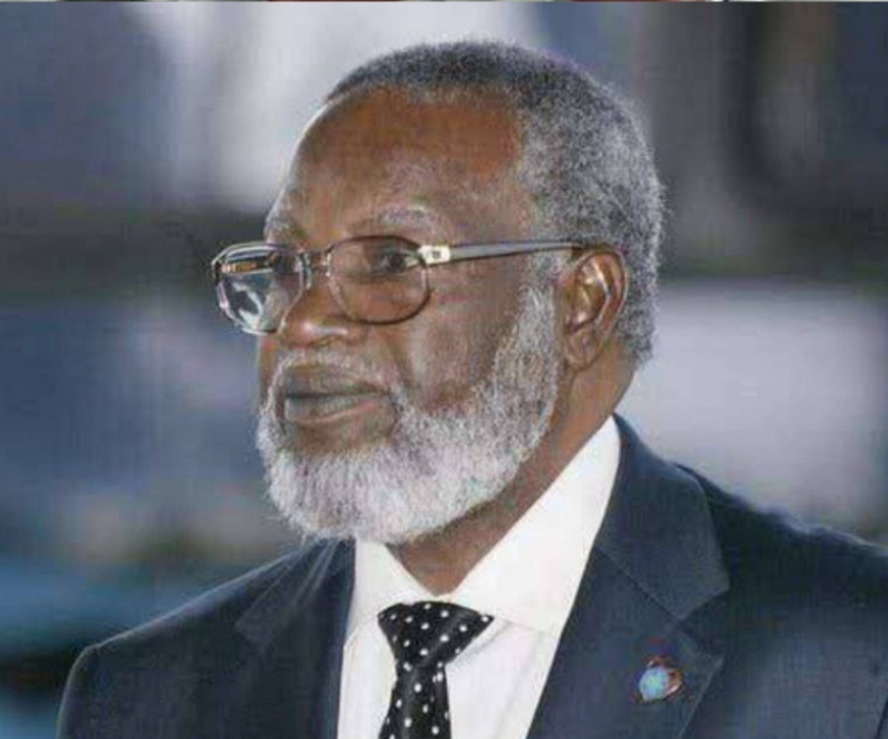 Mandatario venezolano rinde homenaje a Sam Nujoma