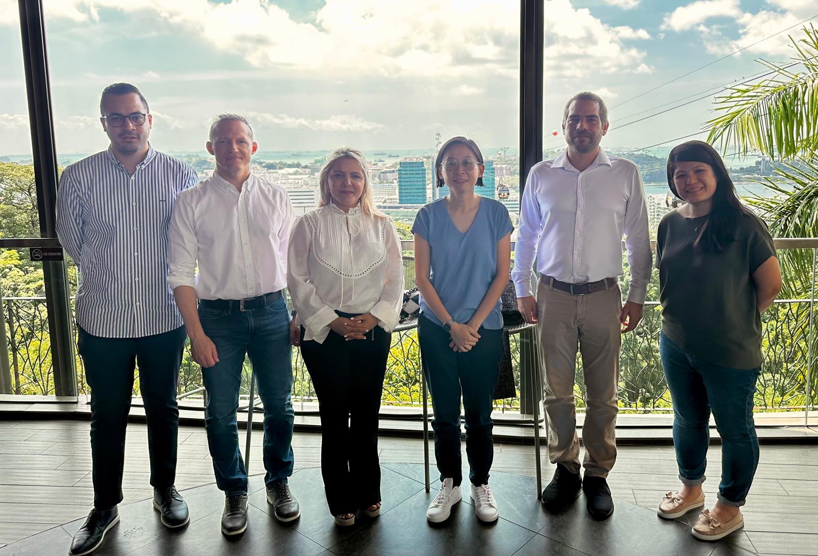 Delegación venezolana visita sistema de transporte Teleférico de Singapur