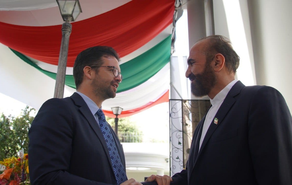 Embajador en Bolivia participa en actos del aniversario de Revolución Islámica