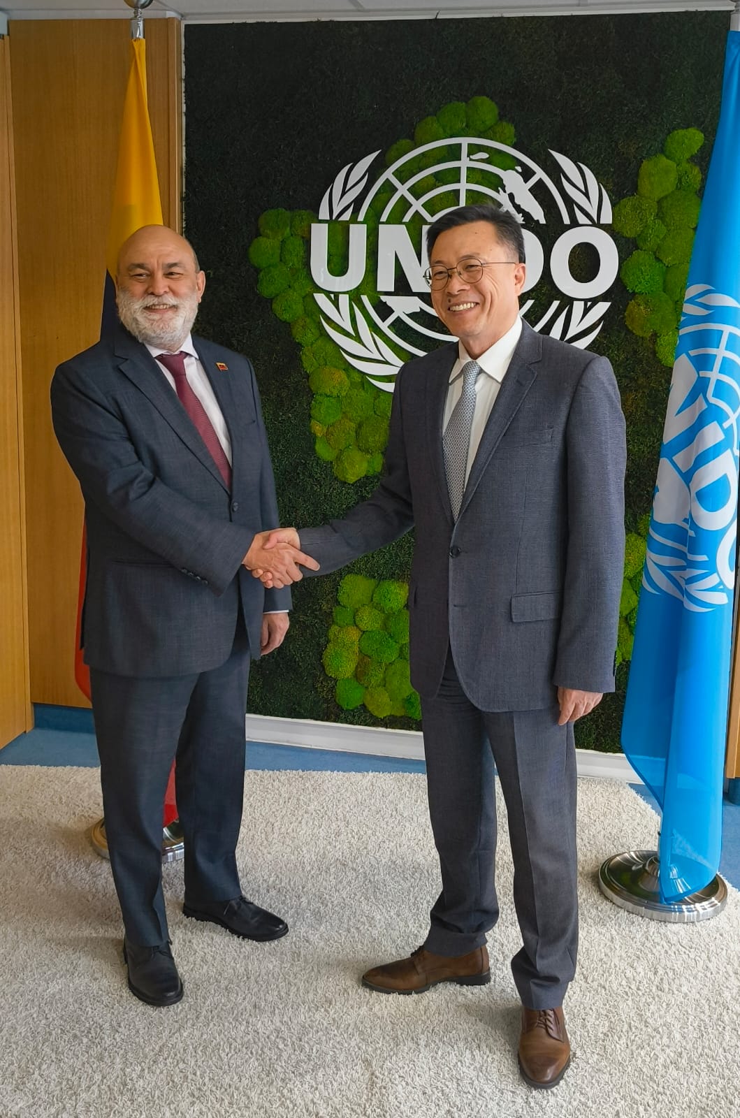 Viceministro Molina sostiene reuniones bilaterales en visita de trabajo a Viena