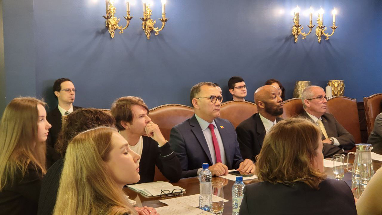 Embajada participa en reunión preparatoria para Festival de Cultura en Moscú
