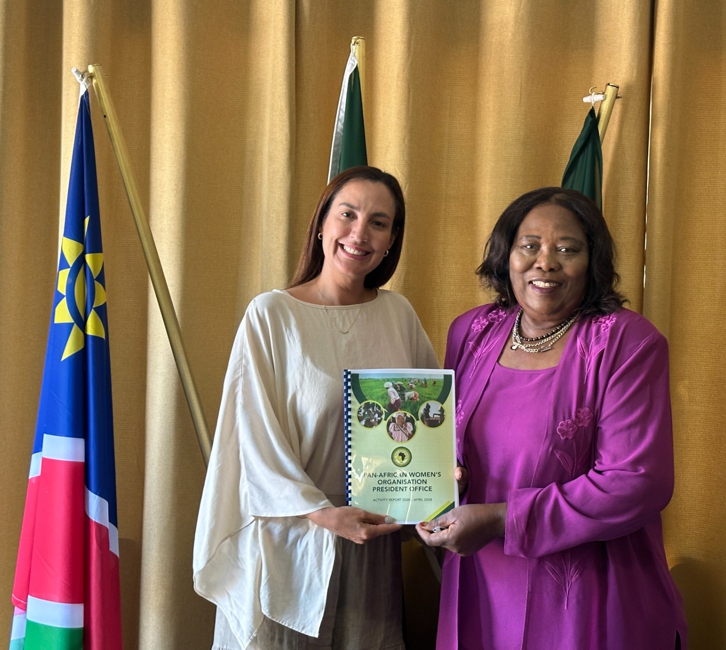 Embajadora en Namibia se reúne con Presidenta de la PAWO