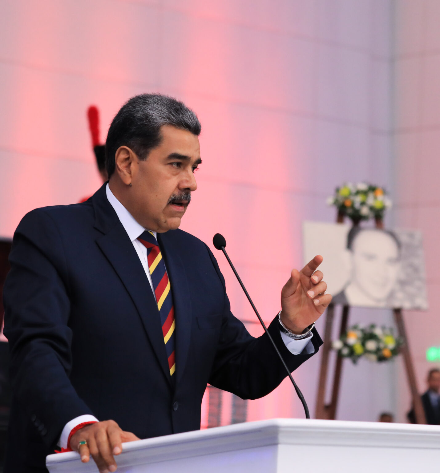 Venezuela resalta lucha contra el nazismo en legado del Dr. Fernández-Morán