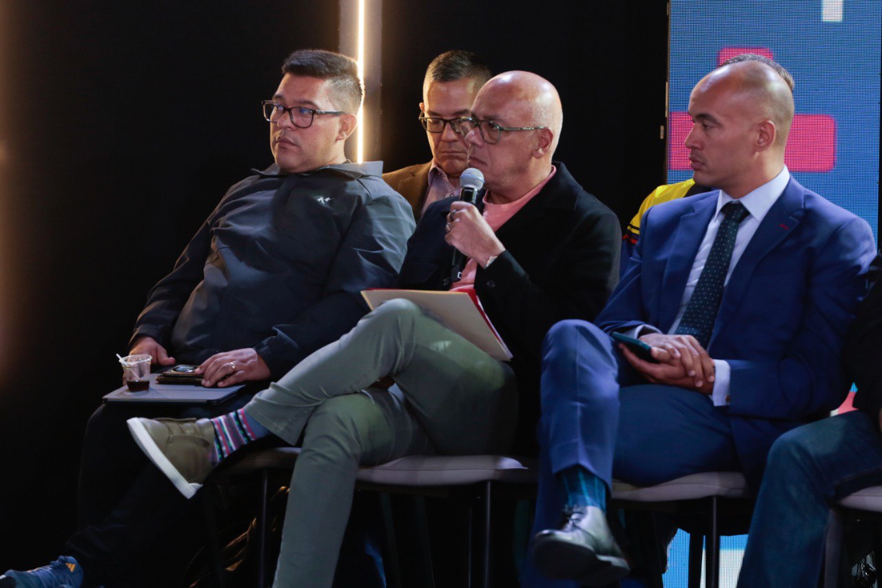 Venezuela denuncia políticas fascistas de EEUU y El Salvador contra migrantes