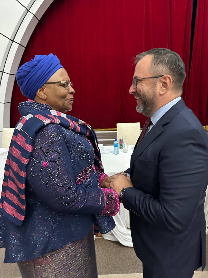 Canciller Yván Gil es recibido por Presidenta de Namibia previo a su investidura