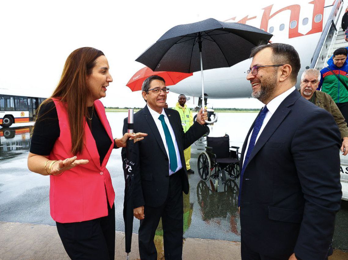 Canciller Yván Gil arriba a Namibia para fortalecer cooperación binacional