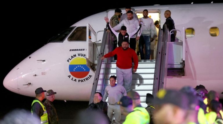 Venezuela reanuda este domingo la repatriación de sus migrantes desde EE.UU.