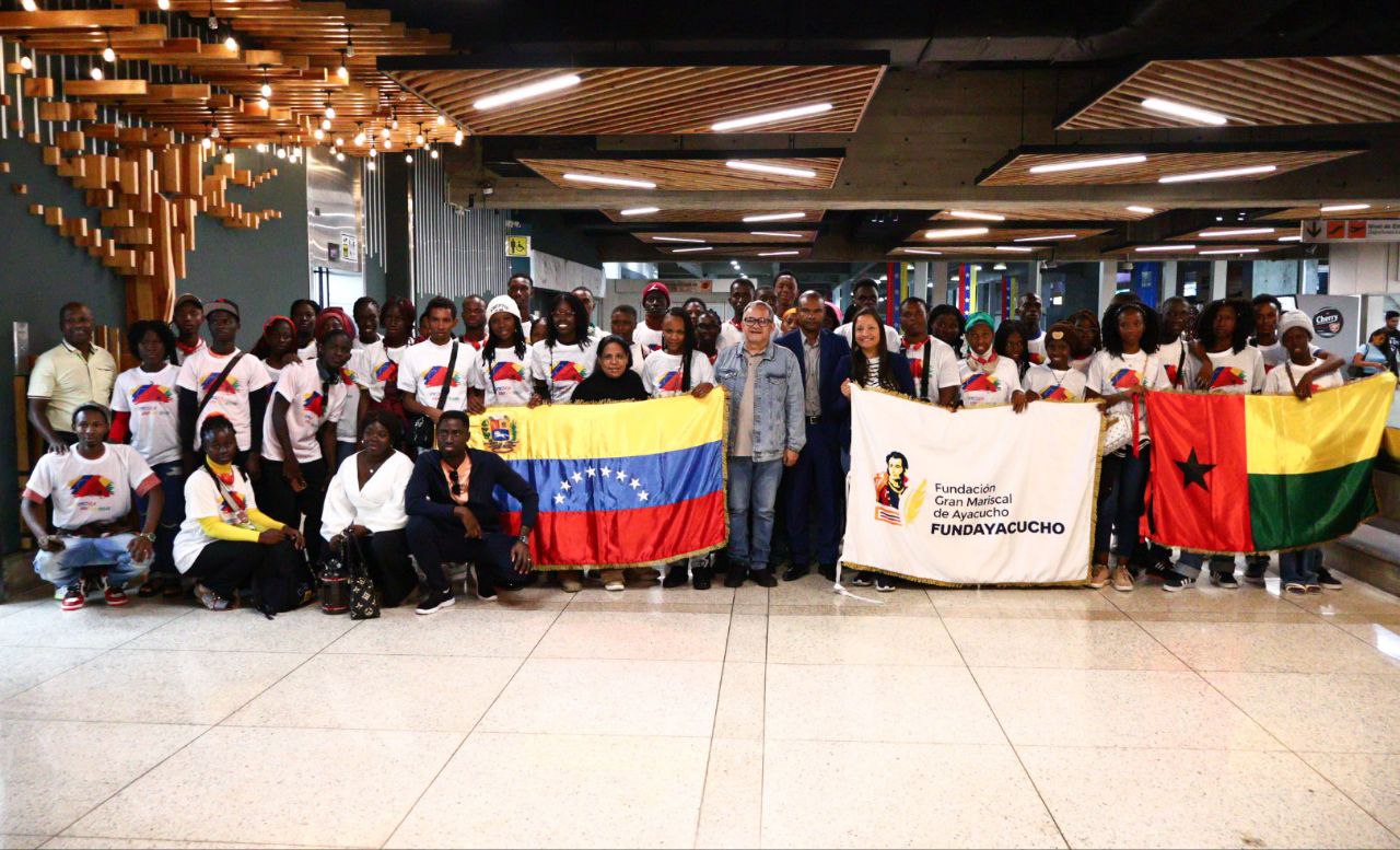 Arriban al país Secretario de Estado de Educación y estudiantes de Guinea Bissau