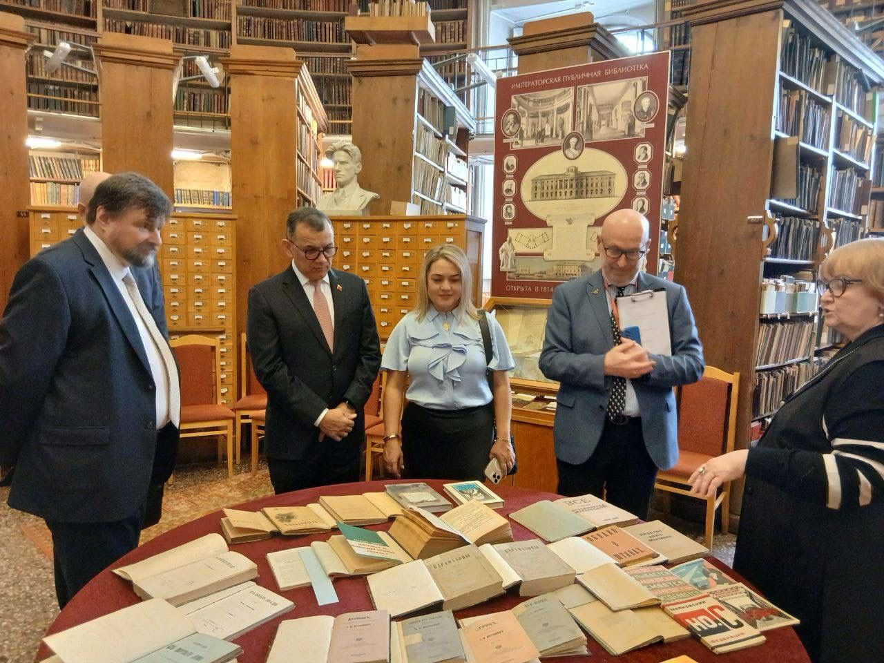 Embajador de Venezuela en Rusia reafirma lazos de amistad con ciudad de San Petersburgo