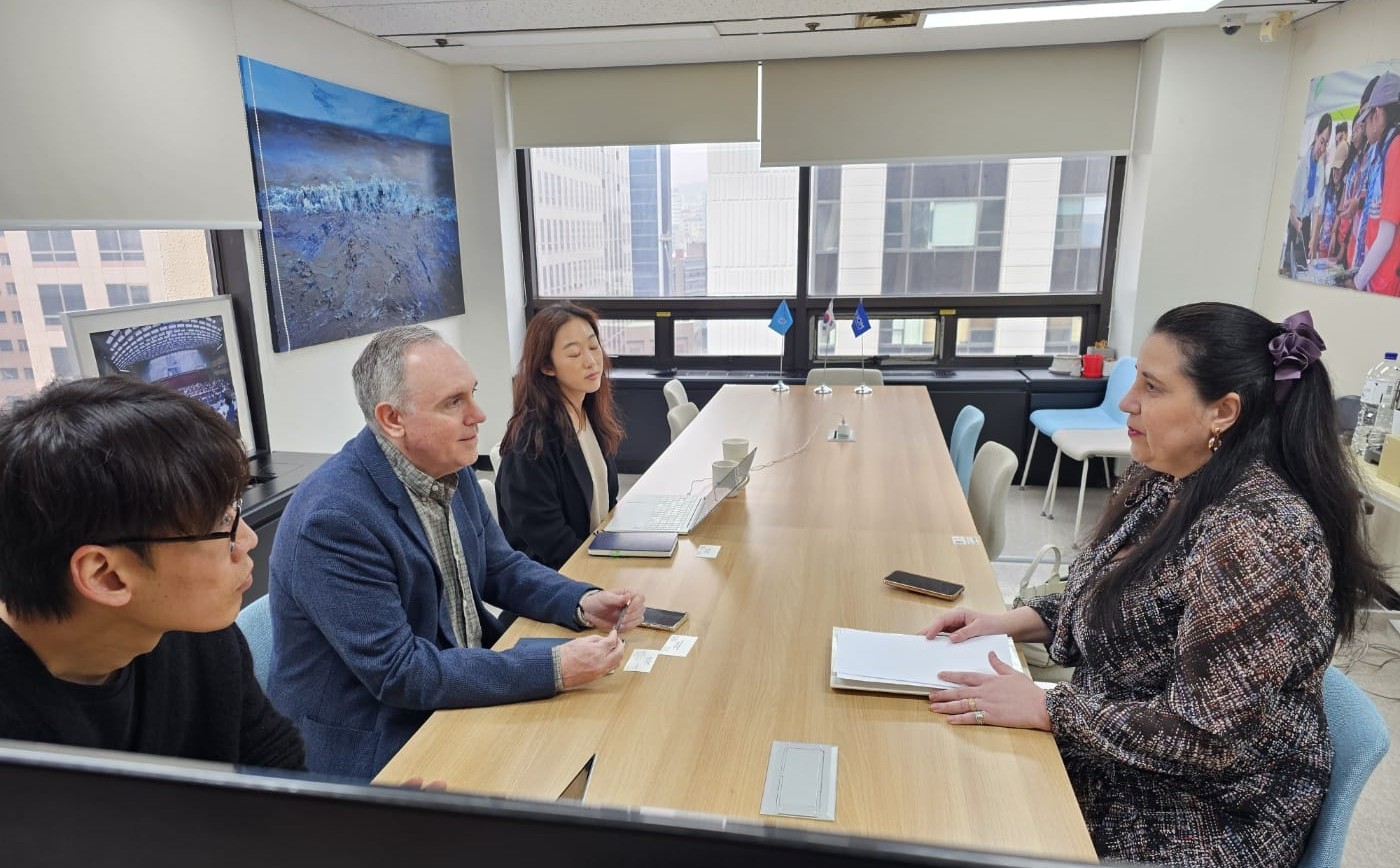 Denuncian trato degradante contra migrantes venezolanos en Oficina de la OIM en Seúl