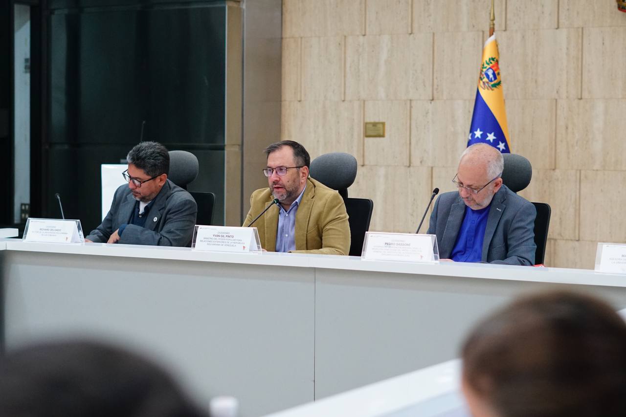 Presentan Diplomado “Diplomacia Comunal y de los Pueblos en el marco de las 7T”