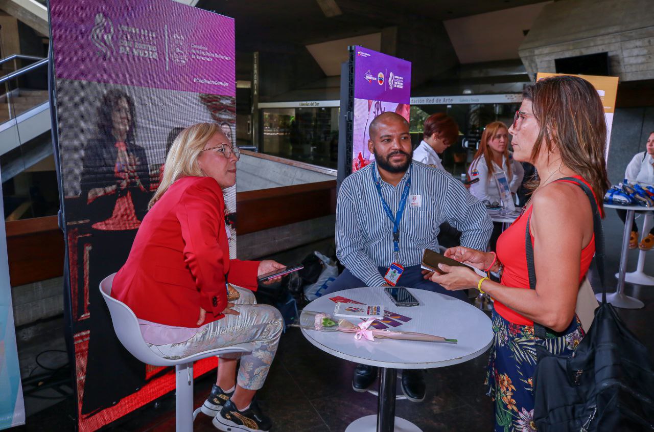 Cancillería presente en foro "Logros de la Revolución con Rostro de Mujer"