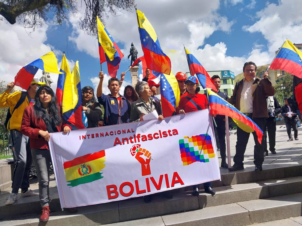 Internacional Antifascista capítulo Bolivia condena deportaciones de migrantes venezolanos a El Salvador 