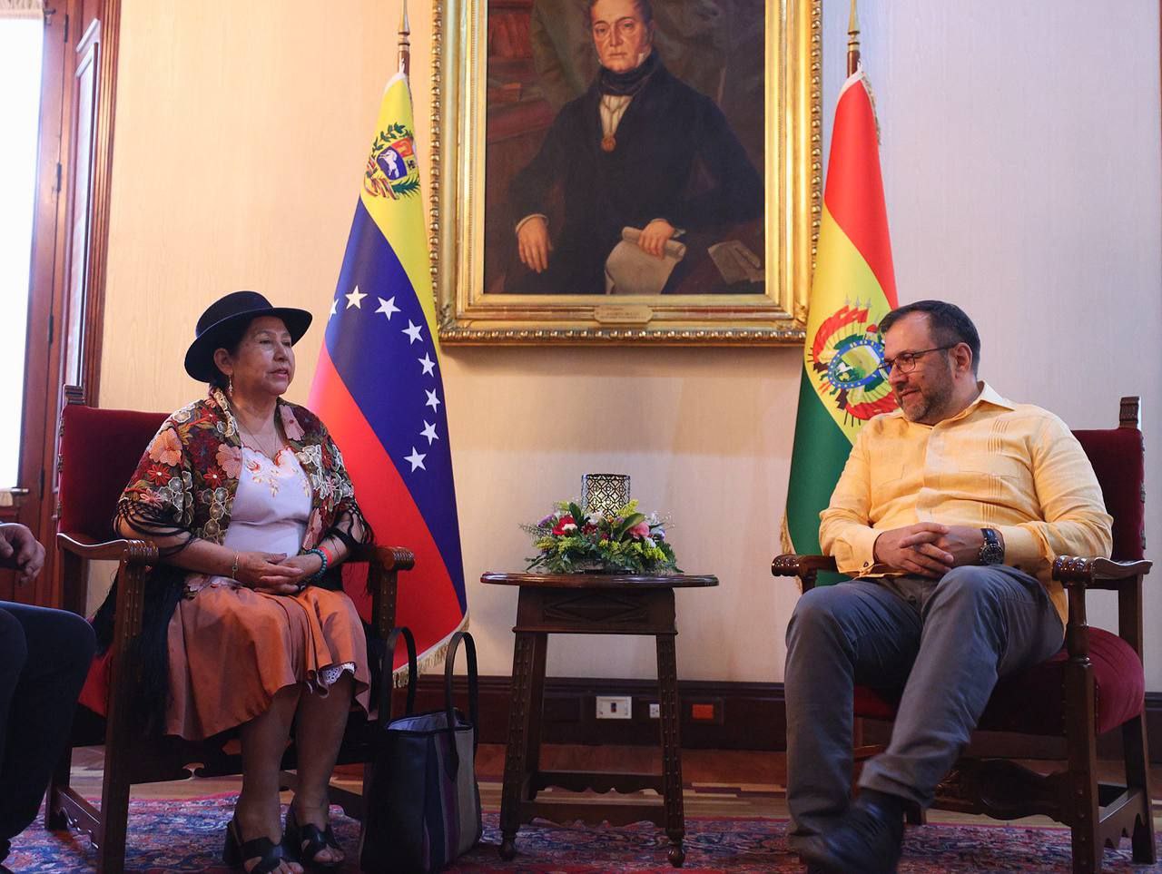 Venezuela y Bolivia revisan cooperación bilateral y desafíos regionales