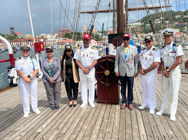 Buque Escuela Simón Bolívar arriba a Puerto de St. George en Grenada