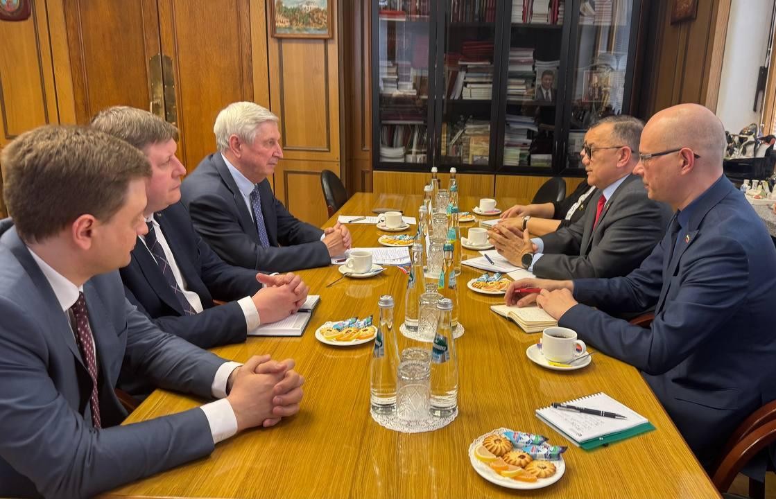 Embajador en Rusia denuncia situación de migrantes venezolanos en EEUU ante Duma Estatal